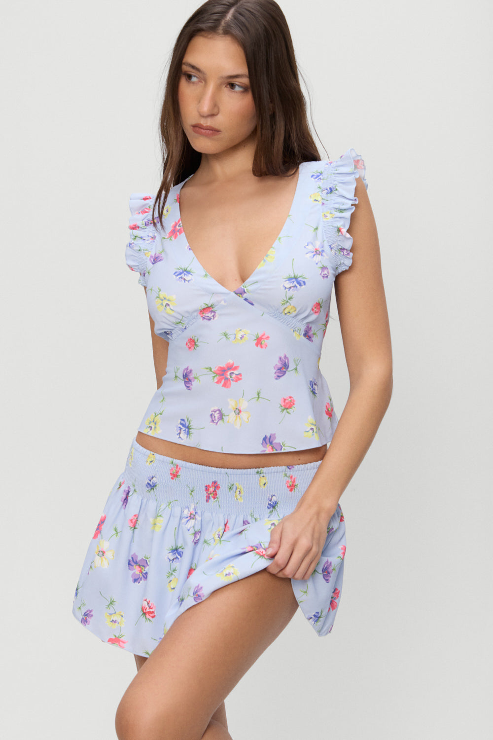 Frankiesbikinis-CloverTop-FreshFlorals-Front2