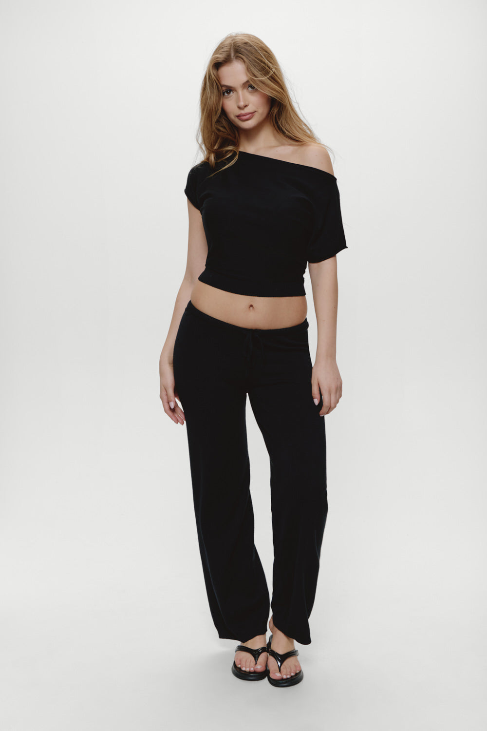 Frankiesbikinis-MellowPant-Black-Front
