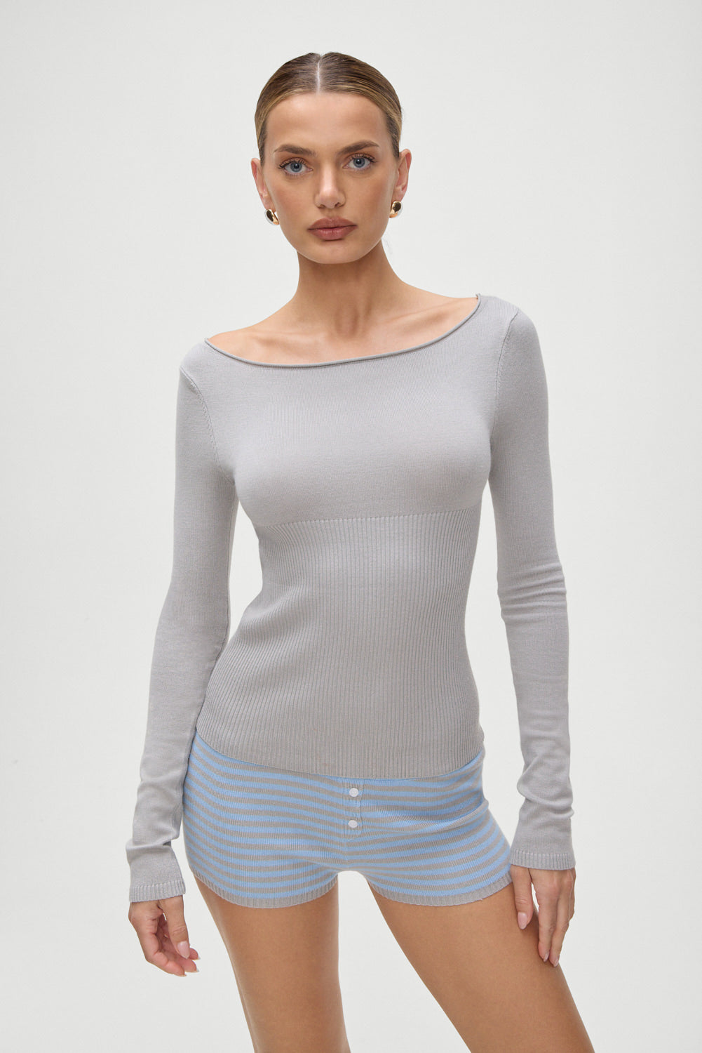 Frankiesbikinis-TheoSweater-Ash-Front5